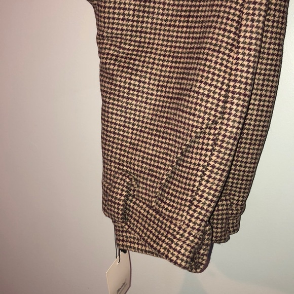 BRAND NEW Pants! Cropped . - Picture 2 of 2